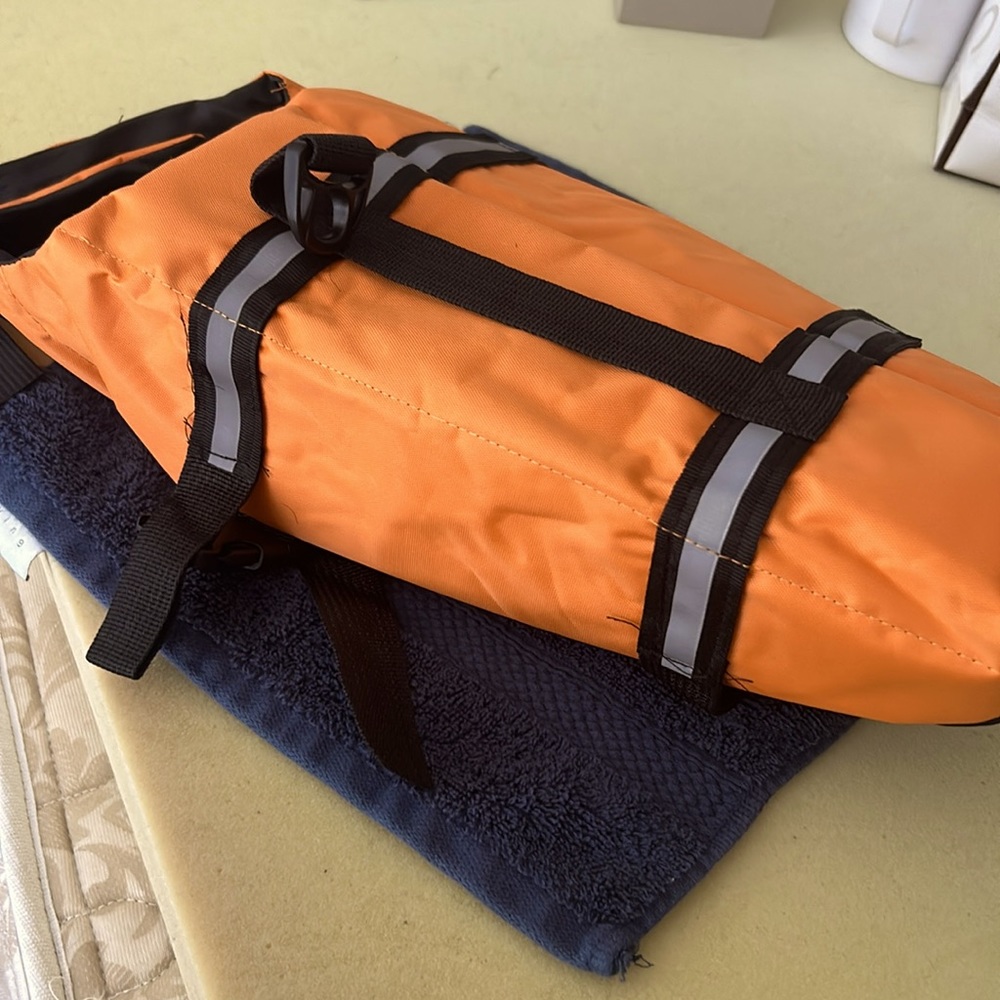 Dog lifejacket for the water with reflectors on it